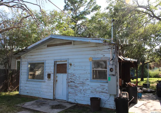 1st image of 717 Ormand St, Pleasanton, TX 78064 | MLS# 1999404