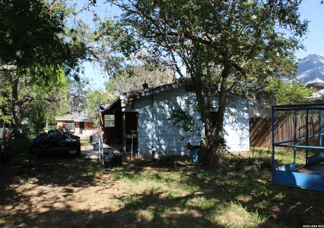 7th image of 717 Ormand St, Pleasanton, TX 78064 | MLS# 1999404