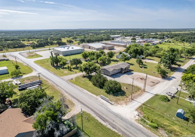 3rd image of 105 Boyett Dr, Brownwood, TX 76801 | MLS# 1999422