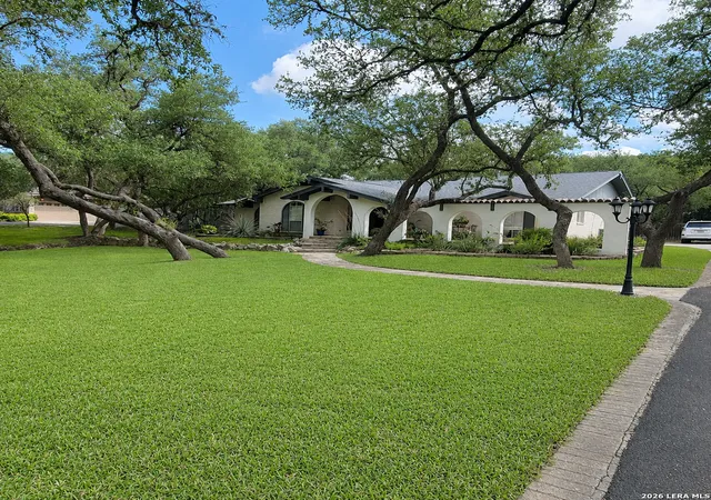 Photo 3 of Sale Pending at 109 Honey Bee Ln, Shavano Park, TX 78231 | MLS# 1999432 | Listing updated on 2026-09-02