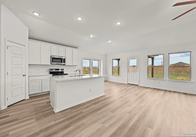 2nd image of 100 Prescott Dr, Floresville, TX 78114 | MLS# 1999439