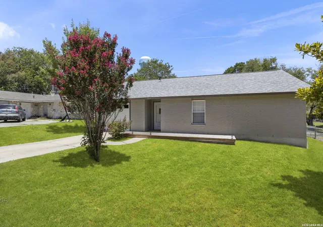 Photo 2 of Single family home for sale at 7613 Leafy Hollow Ct, Live Oak, TX 78233 | MLS# 1999481 | Listing updated on 2026-07-31