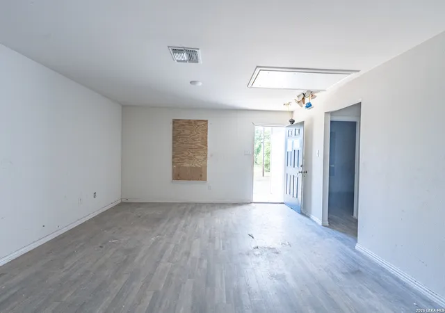 Photo 4 of Single family home for sale at 1011 Yucca St, San Antonio, TX 78220 | MLS# 1999489 | Listing updated on 2026-09-10