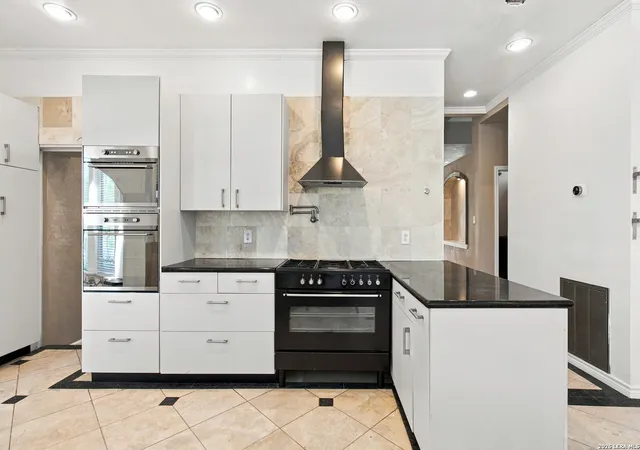 Photo 3 of Single family home for sale at 10011 Southwell Road, San Antonio, TX 78240 | MLS# 1999496 | Listing updated on 2026-09-29