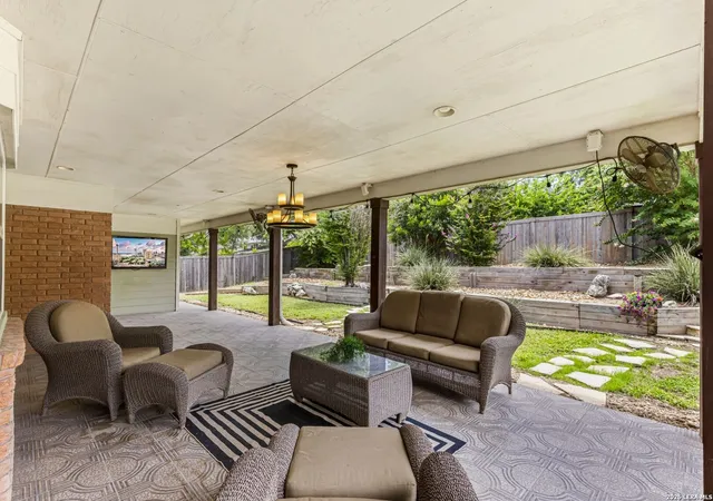 Photo 1 of Sale Pending at 3918 Oak Trl, San Antonio, TX 78228 | MLS# 1999499 | Listing updated on 2026-08-05