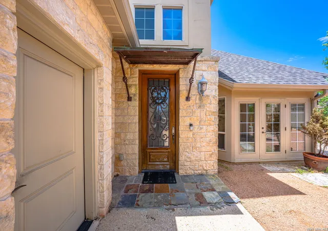 3rd image of 1894 Summit Top Dr, Kerrville, TX 78028 | MLS# 1999501