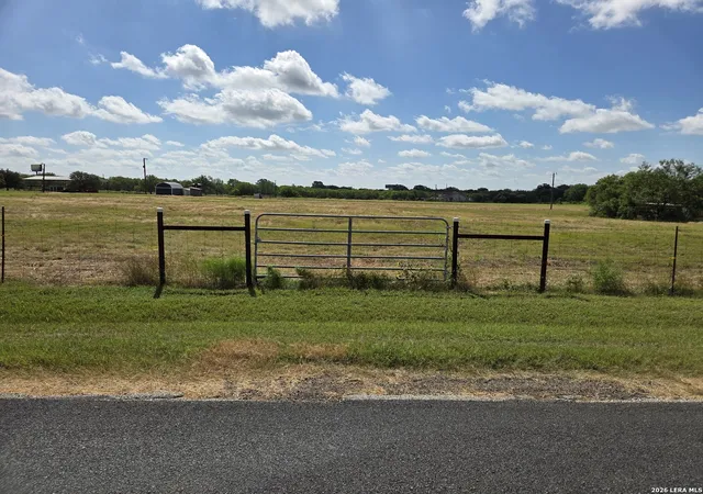 4th image of 1016 S Abbot Rd, Adkins, TX 78101 | MLS# 1999503