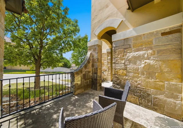 2nd image of 25215 Estancia Cir, San Antonio, TX 78260 | MLS# 1999507
