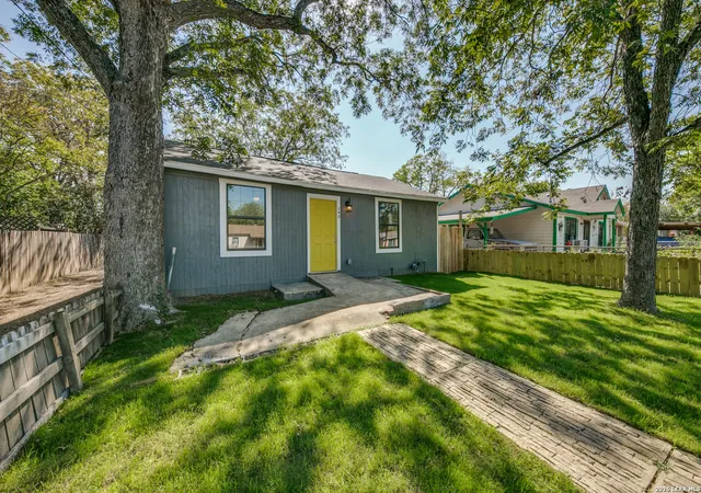 Photo 1 of Single family home for sale at 142 Sargent St, San Antonio, TX 78210 | MLS# 1999508 | Listing updated on 2026-09-19