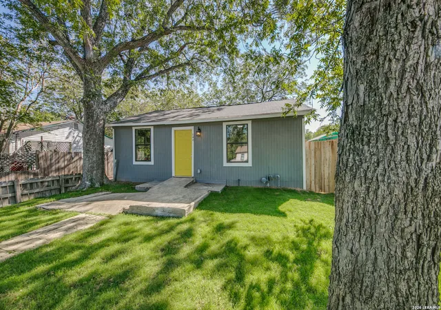 Photo 2 of Single family home for sale at 142 Sargent St, San Antonio, TX 78210 | MLS# 1999508 | Listing updated on 2026-09-19