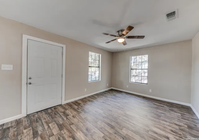 Photo 3 of Single family home for sale at 142 Sargent St, San Antonio, TX 78210 | MLS# 1999508 | Listing updated on 2026-09-19