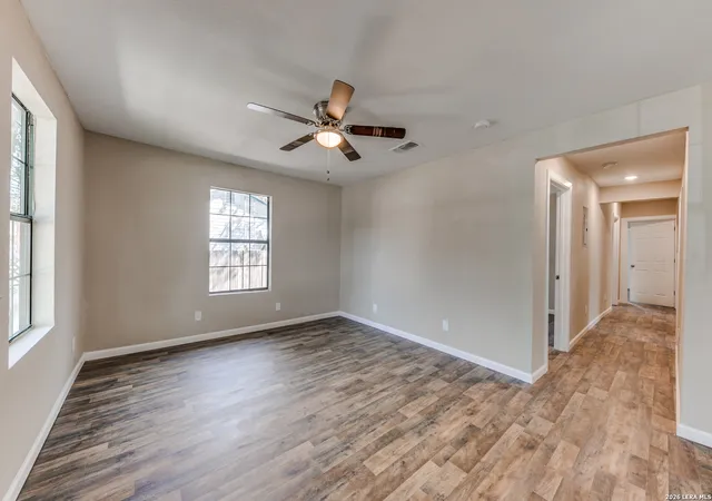 Photo 4 of Single family home for sale at 142 Sargent St, San Antonio, TX 78210 | MLS# 1999508 | Listing updated on 2026-09-19