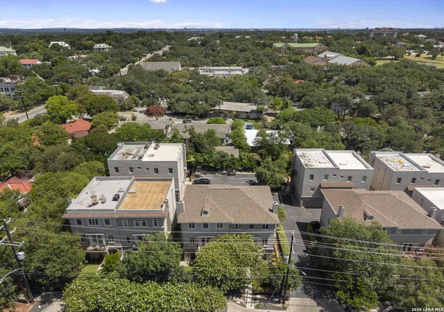 2nd image of 215 E Mulberry, San Antonio, TX 78212