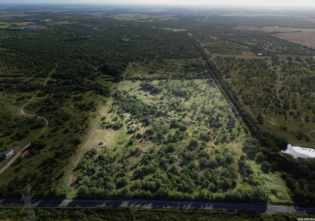 1st image of 1353 County Road 153, Kenedy, TX 78119 | MLS# 1999614