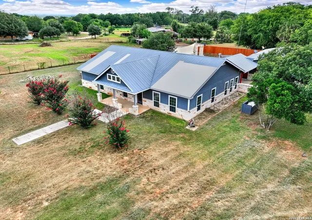 Photo 4 of Single family home for sale at 14805 Ladd Rd, Atascosa, TX 78002 | MLS# 1999617 | Listing updated on 2026-08-23