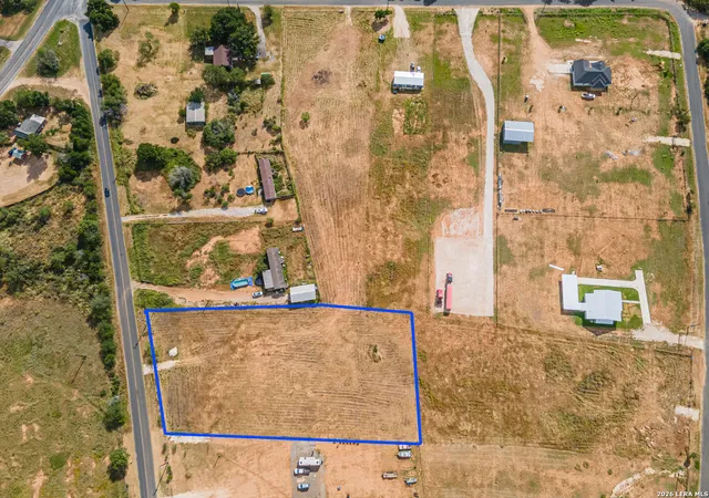 3rd image of 19825 Benton City Rd, Somerset, TX 78069 | MLS# 1999620