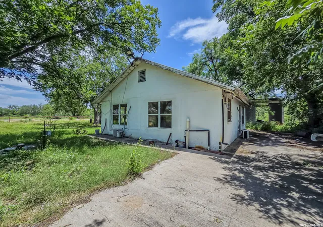 4th image of 1398 W Moore Ave, Quemado, TX 78877 | MLS# 1999642