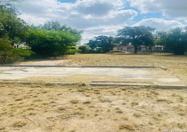 12th image of 787 E Webster St, Eagle Pass, TX 78852 | MLS# 1999644