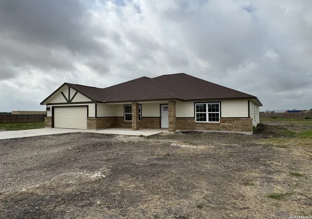 2nd image of 472 County Rd 679, Natalia, TX 78059 | MLS# 1999649