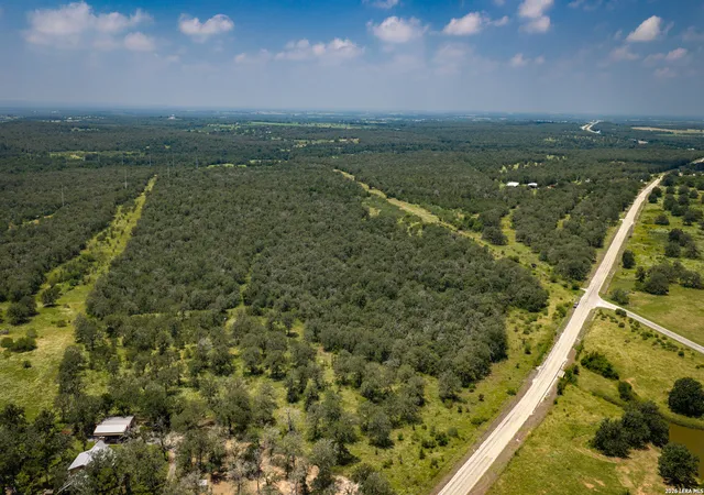 4th image of 275 Fm 1104, Kingsbury, TX 78638 | MLS# 1999656