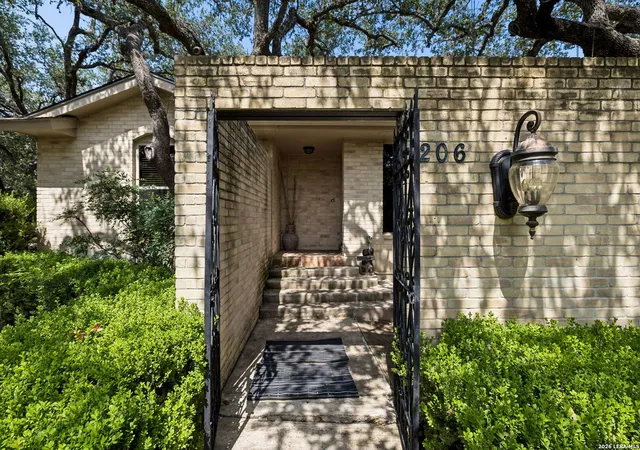 Photo 3 of Single family home for sale at 206 Rio Seco St, San Antonio, TX 78232 | MLS# 1999662 | Listing updated on 2026-09-06