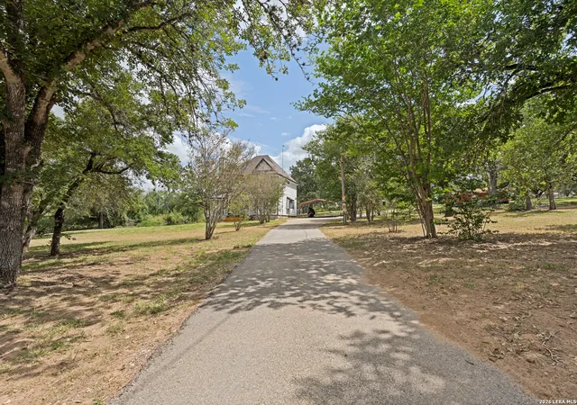 3rd image of 9052 Us Hwy 181 N, Floresville, TX 78114 | MLS# 1999705