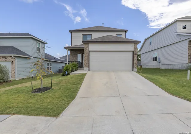 Photo 3 of Sale Pending at 127 Fawn Trce, San Antonio, TX 78253 | MLS# 1999707 | Listing updated on 2026-09-13