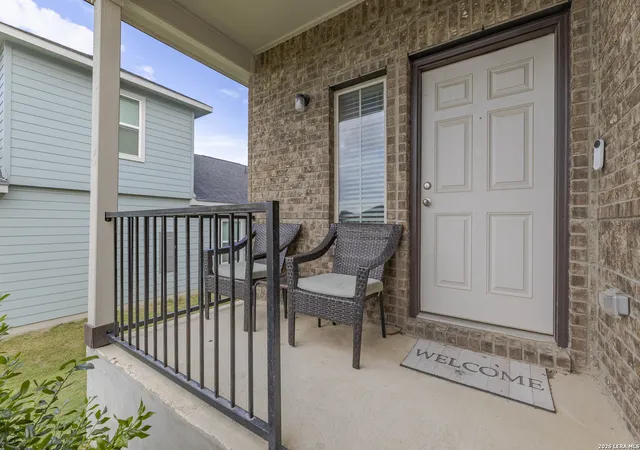 Photo 3 of Sale Pending at 127 Fawn Trce, San Antonio, TX 78253 | MLS# 1999707 | Listing updated on 2026-09-13