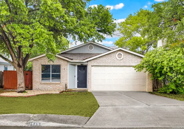 Photo 1 of Single family home for sale at 4543 Stradford Pl, San Antonio, TX 78217 | MLS# 1999785 | Listing updated on 2026-09-03