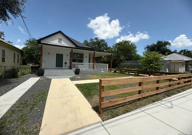 Photo 3 of Single family home for sale at 712 N Palmetto, San Antonio, TX 78202 | MLS# 1999808 | Listing updated on 2026-07-24