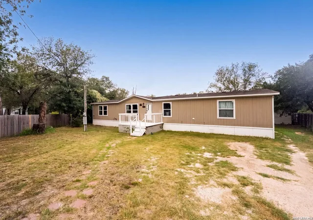 3rd image of 3907 Anaqua Dr, Elmendorf, TX 78112 | MLS# 1999814