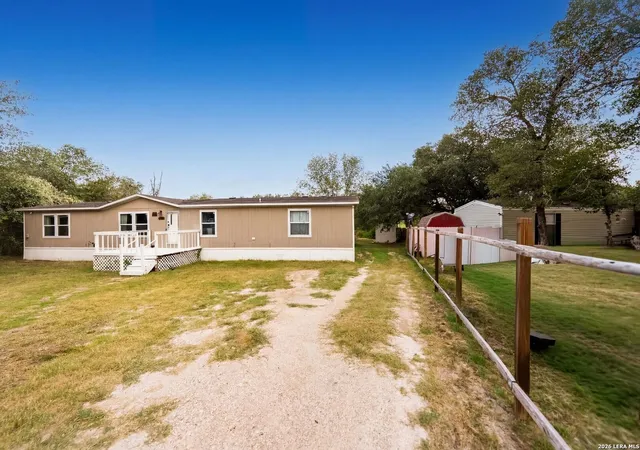5th image of 3907 Anaqua Dr, Elmendorf, TX 78112 | MLS# 1999814