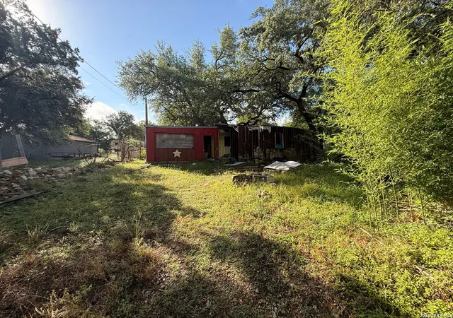 3rd image of 626 La Cresta Dr, Canyon Lake, TX 78133 | MLS# 1999826