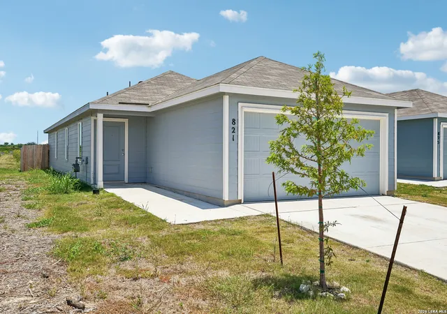 1st image of 821 Day Break Dr, Marion, TX 78124 | MLS# 1999827