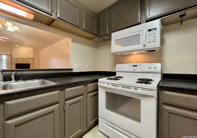 4th image of 12722 Uhr Ln, San Antonio, TX 78217 | MLS# 1999835