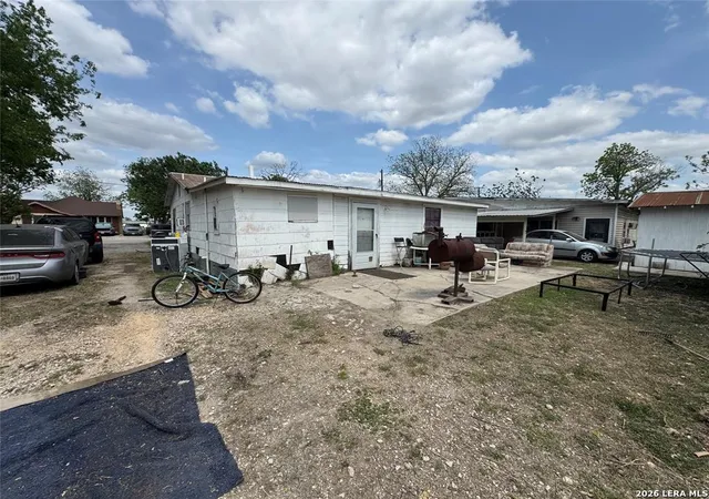 Photo 3 of Single family home for sale at 145 N Kowald Ln, New Braunfels, TX 78130 | MLS# 1999836 | Listing updated on 2026-08-31