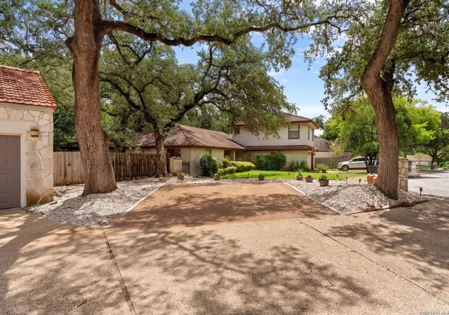 2nd image of 3915 Hunters Crest St, San Antonio, TX 78230 | MLS# 1999911