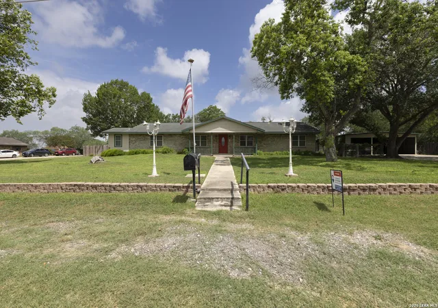 1st image of 601 Poplar St, Jourdanton, TX 78026 | MLS# 1999926