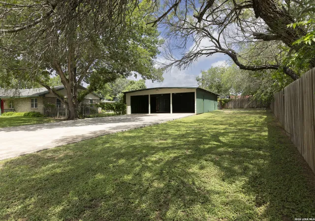 Photo 4 of Single family home for sale at 601 Poplar St, Jourdanton, TX 78026 | MLS# 1999926 | Listing updated on 2026-07-24