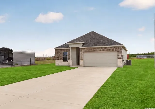 3rd image of 285 Medina Verde Dr, Natalia, TX 78059 | MLS# 1999950