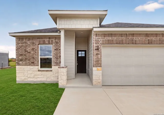 4th image of 285 Medina Verde Dr, Natalia, TX 78059 | MLS# 1999950