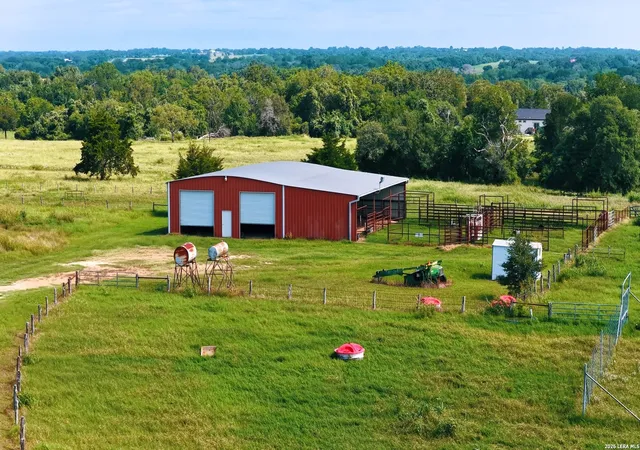 Homes for sale in Hallettsville, TX | 1162 County Road 234B, Hallettsville, TX 77964 | MLS# 1999960
