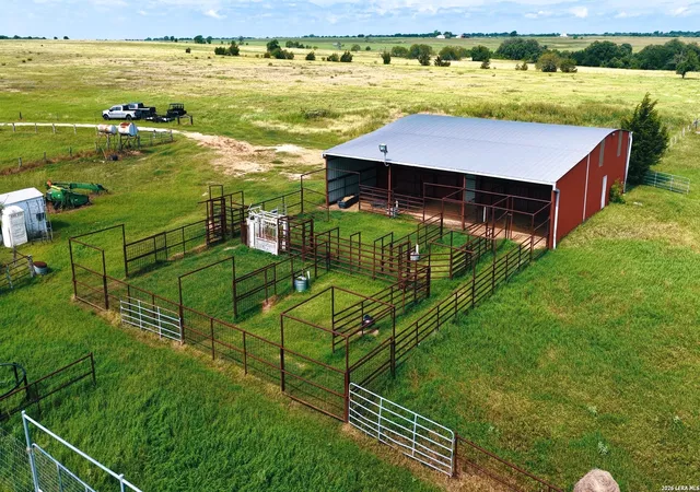 Homes for sale in Hallettsville, TX | 1162 County Road 234B, Hallettsville, TX 77964 | MLS# 1999960