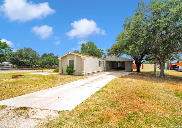 3rd image of 113 9Th St, Natalia, TX 78059 | MLS# 1999962
