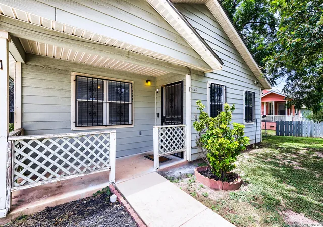 Photo 3 of Sale Pending at 623 Clark Ave, San Antonio, TX 78210 | MLS# 1999968 | Listing updated on 2026-08-15