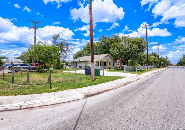 Photo 3 of Sale Pending at 623 Clark Ave, San Antonio, TX 78210 | MLS# 1999968 | Listing updated on 2026-08-15