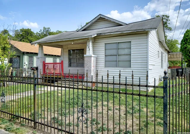 2nd image of 402 Helena St, San Antonio, TX 78204 | MLS# 1999971