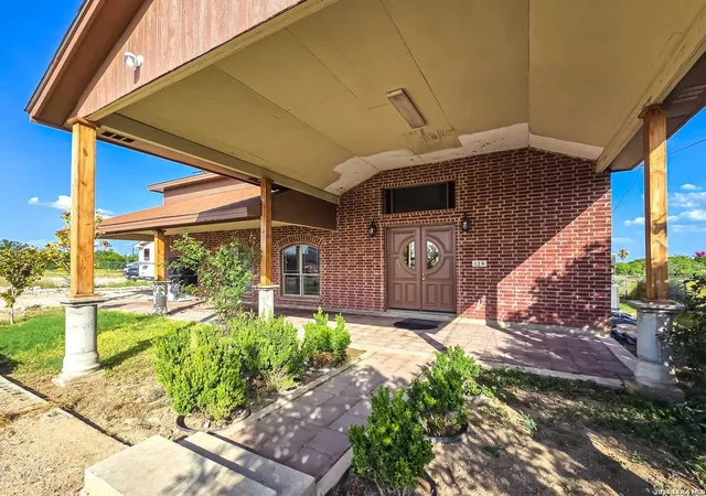3rd image of 139 Calle Alegre, Eagle Pass, TX 78852 | MLS# 1999974