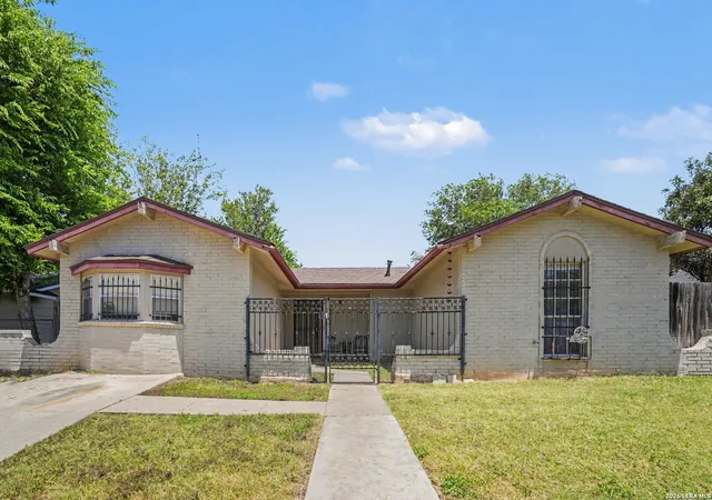 2nd image of 5119 Oldstead St, San Antonio, TX 78228 | MLS# 1999978