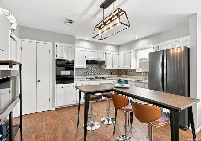 2nd image of 3803 Barrington St #3D, San Antonio, TX 78217 | MLS# 1999992